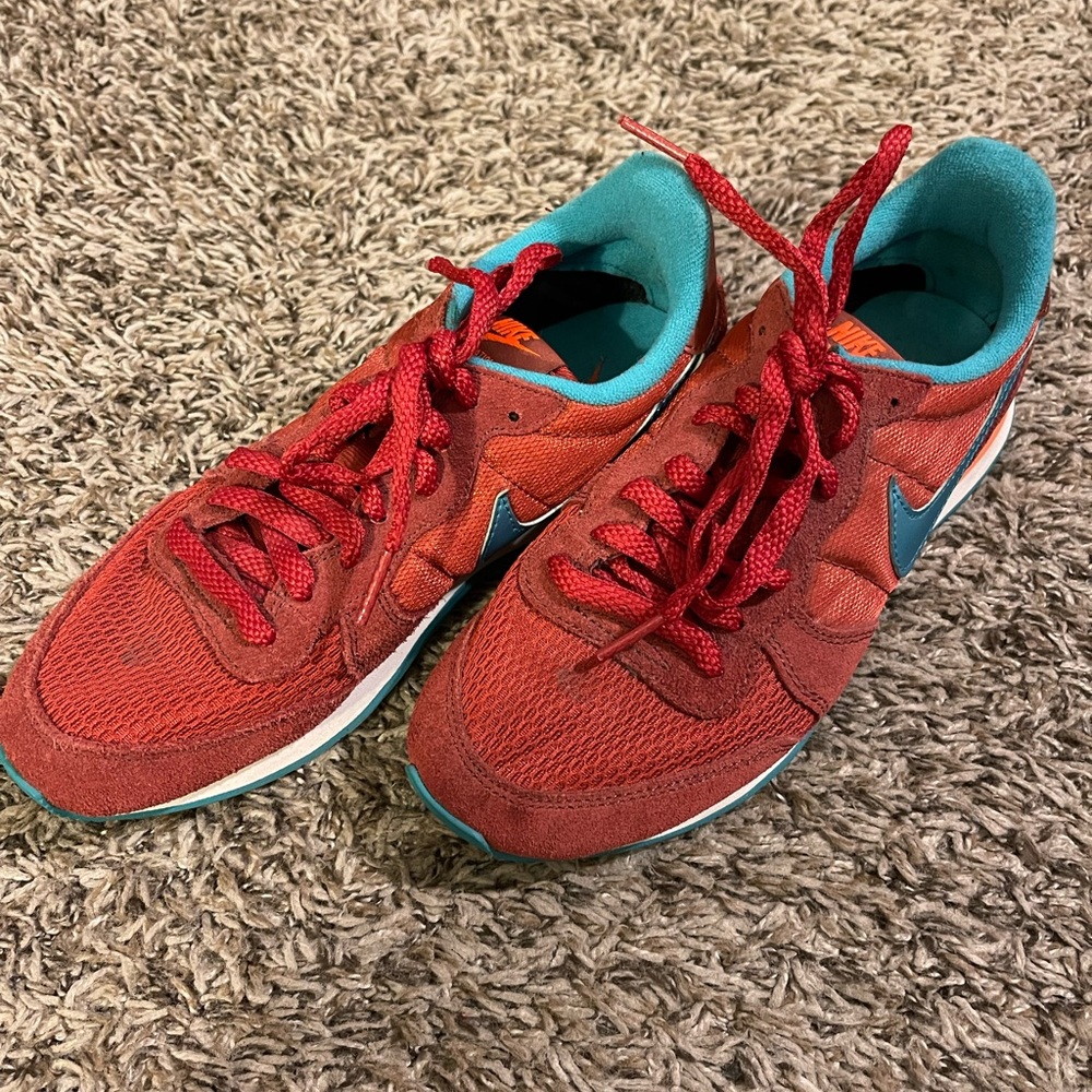 Nike Internationalist